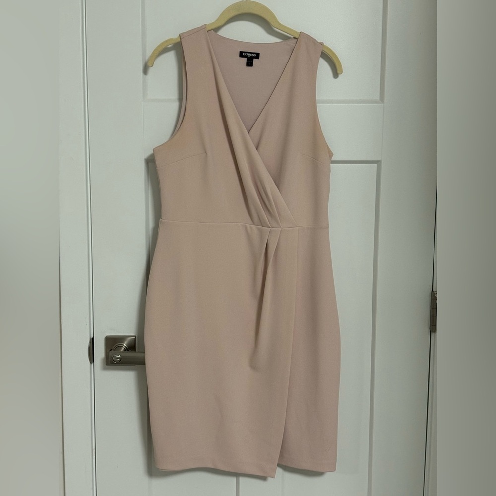 NEW! Sleeveless formal dress. Express. Size M